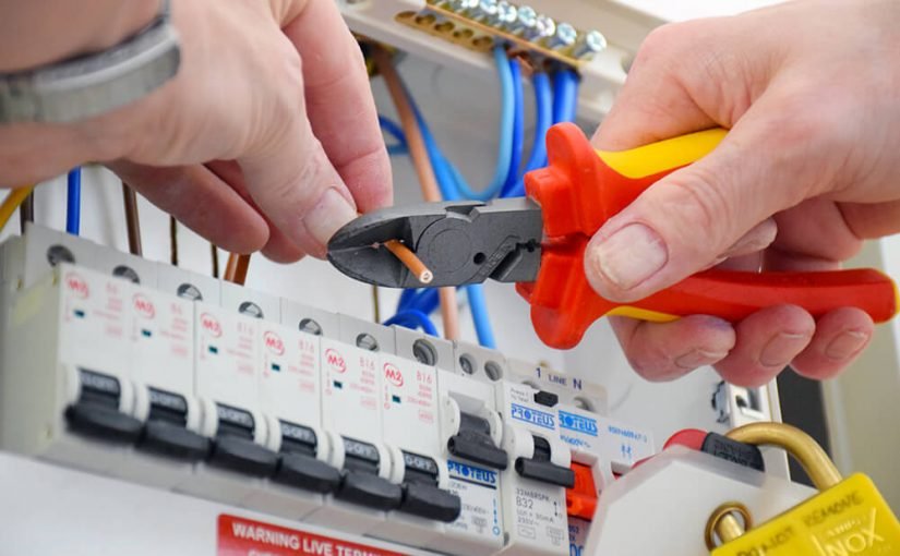 Top tools every electrician must have